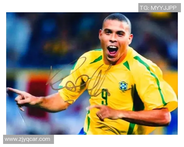 十大球星精彩绝技集锦 足球技巧大解析与视觉盛宴