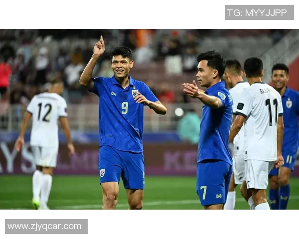 泰国足球明星颂克拉辛：从草根到国际舞台的辉煌之路